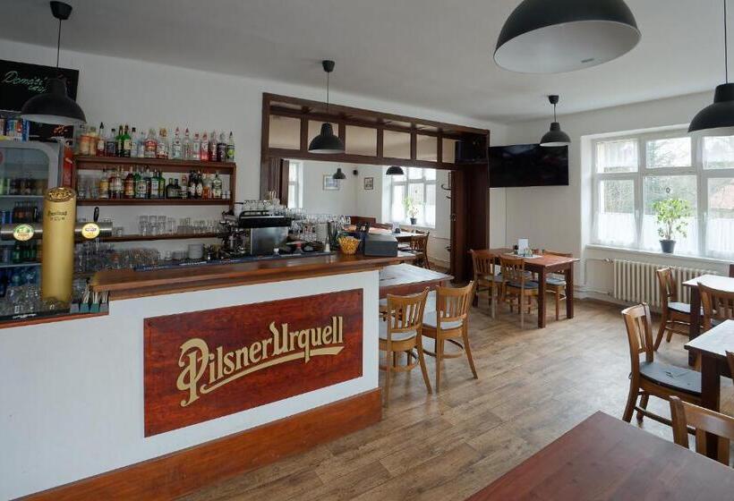 Pensionat Penzion A Restaurace Na Křižovatce