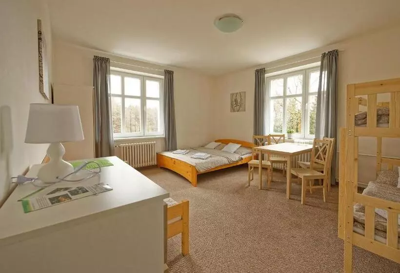 Majatalo Penzion A Restaurace Na Křižovatce