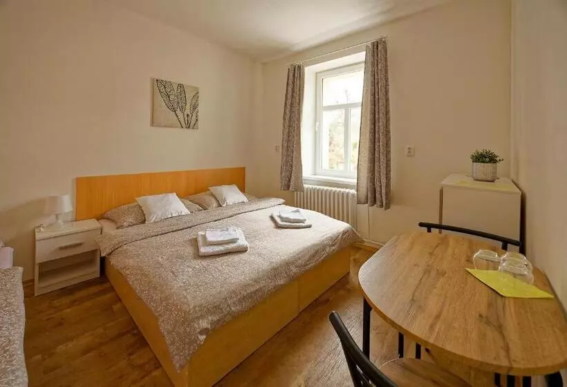 Majatalo Penzion A Restaurace Na Křižovatce