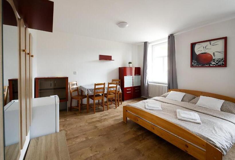 Pensionat Penzion A Restaurace Na Křižovatce