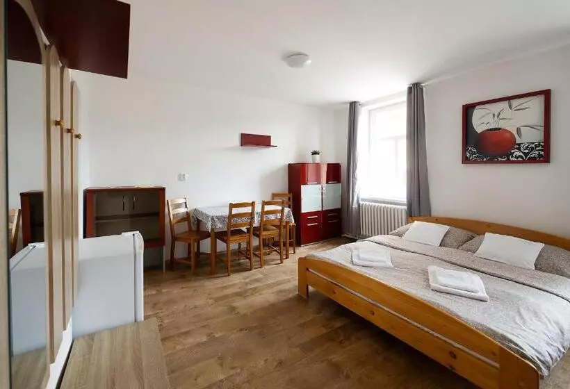 Majatalo Penzion A Restaurace Na Křižovatce