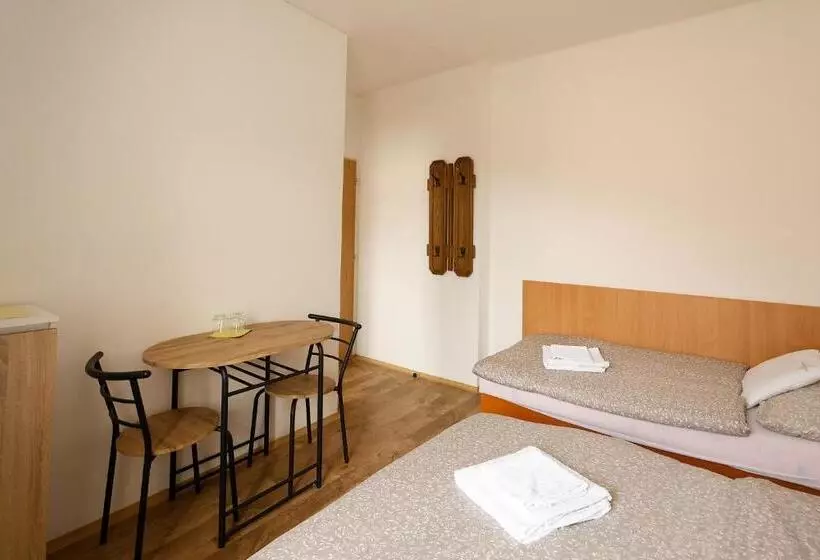 Majatalo Penzion A Restaurace Na Křižovatce