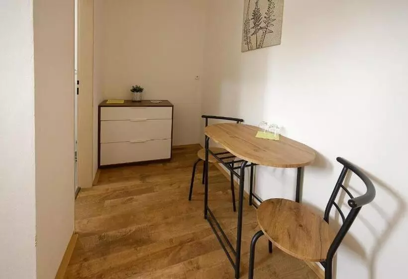 Majatalo Penzion A Restaurace Na Křižovatce