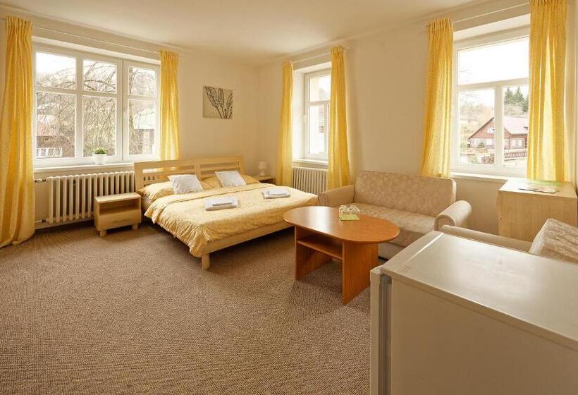 Pensionat Penzion A Restaurace Na Křižovatce