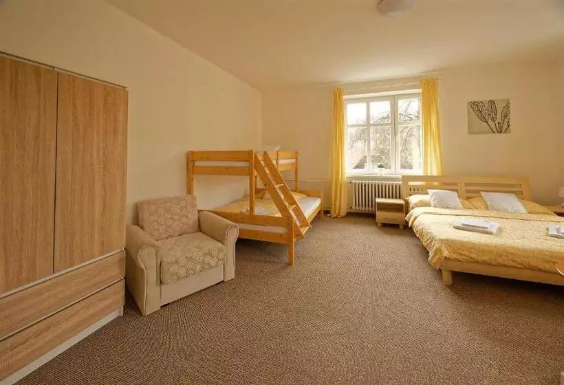 Majatalo Penzion A Restaurace Na Křižovatce