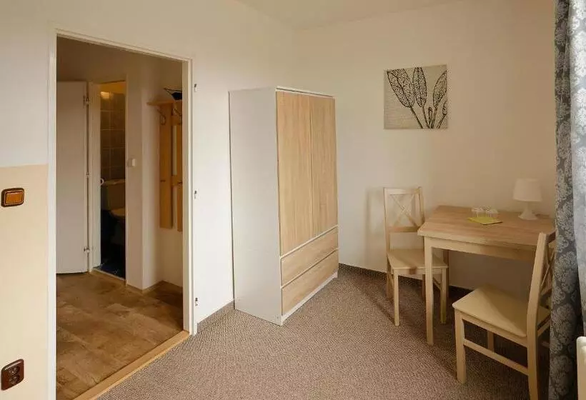 Majatalo Penzion A Restaurace Na Křižovatce