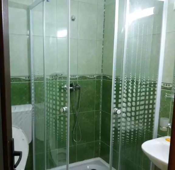 Pensiunea Cireșul Alb