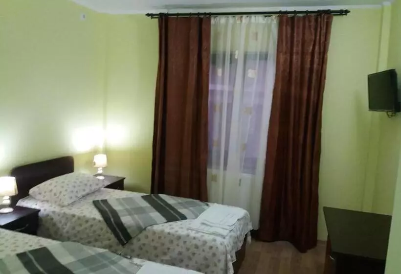 Pensiunea Cireșul Alb