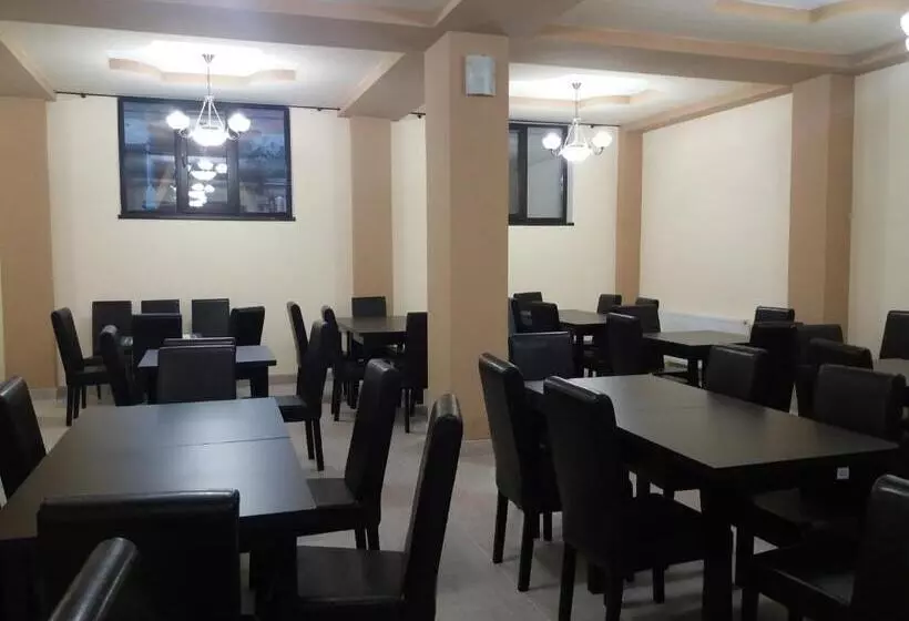 Pensiunea Cireșul Alb