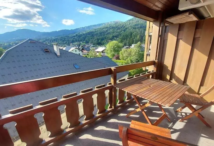 Charmant Studio Rénové Au Centre De Samoëns, Avec Balcon, Parking Et Accès Bus à 150m   Fr 1 624 106