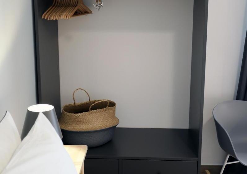 تختخواب و صبحانه Novantuno