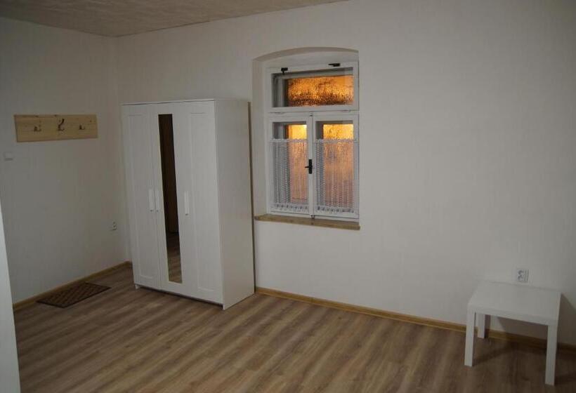 Aamiaismajoitus (B&B) U Broučků