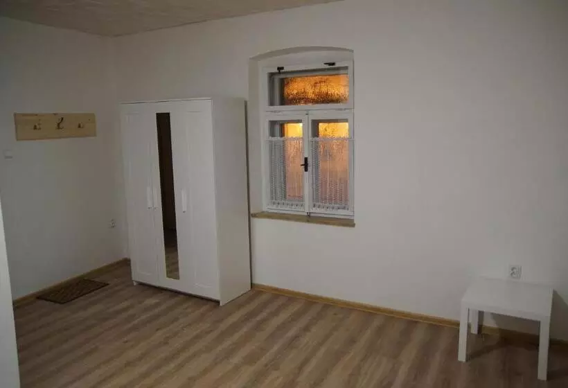 Aamiaismajoitus (B&B) U Broučků