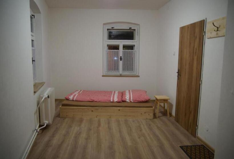 Aamiaismajoitus (B&B) U Broučků