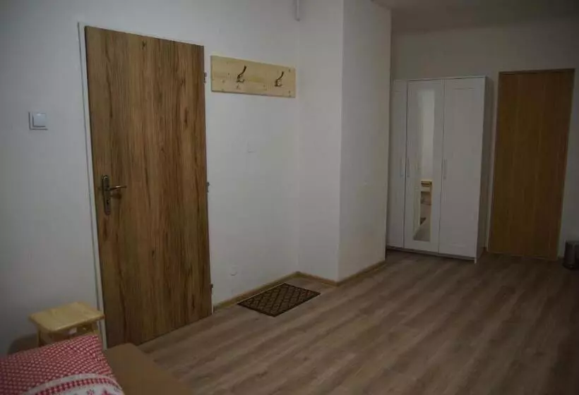 Aamiaismajoitus (B&B) U Broučků