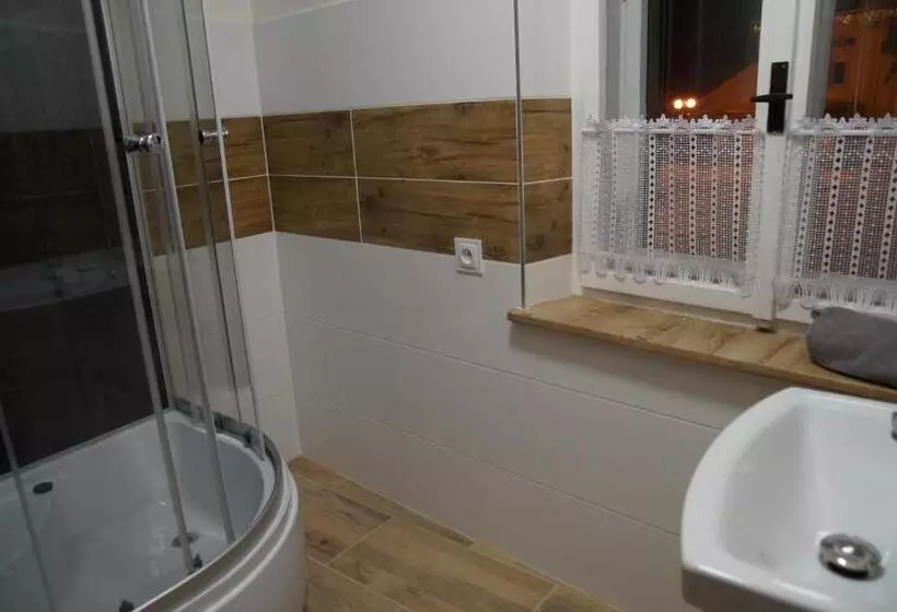 Aamiaismajoitus (B&B) U Broučků