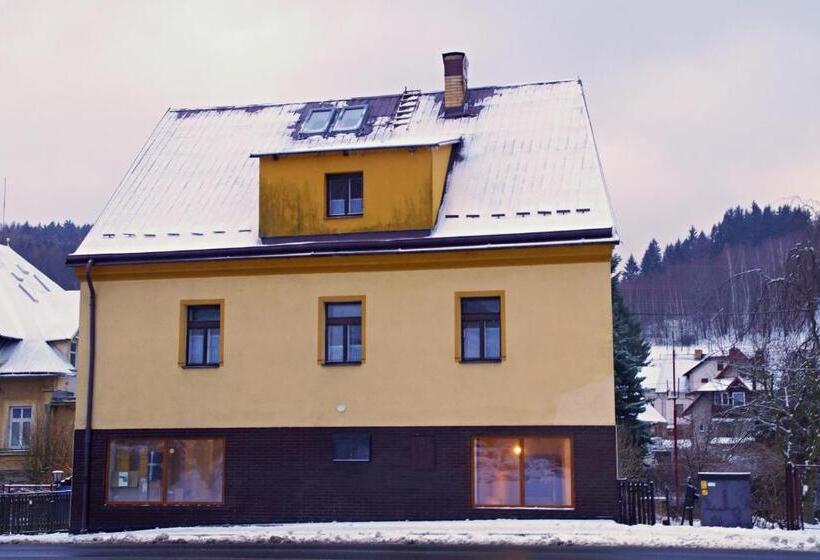 Aamiaismajoitus (B&B) U Broučků