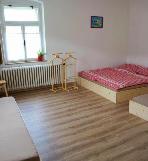 Aamiaismajoitus (B&B) U Broučků