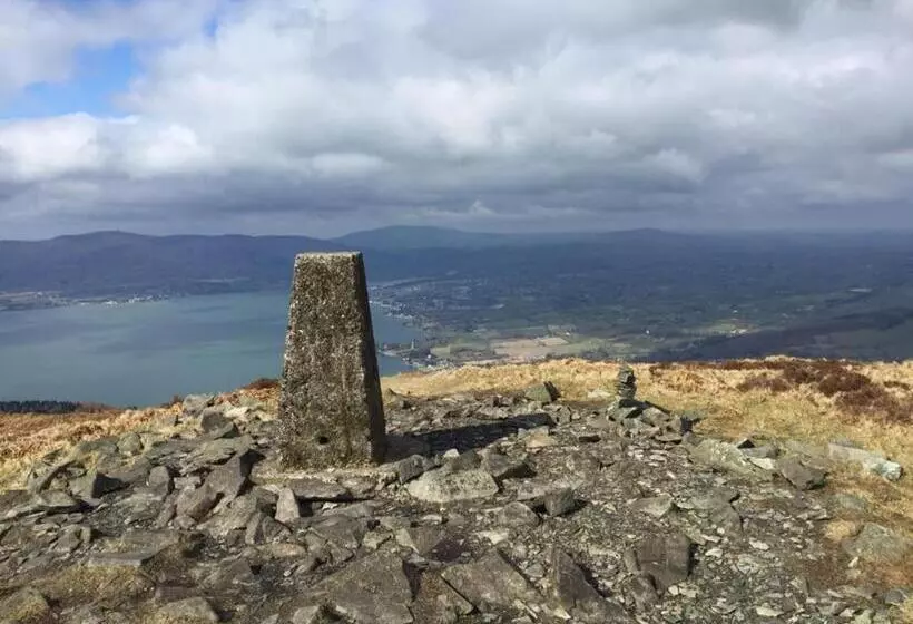 Forest View Impeccable Two Bedroom House