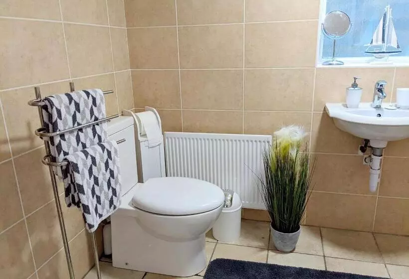 Forest View Impeccable Two Bedroom House