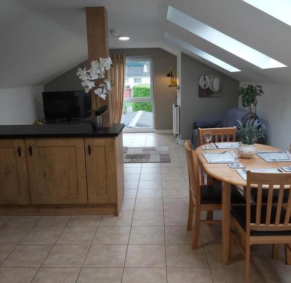 Forest View Impeccable Two Bedroom House