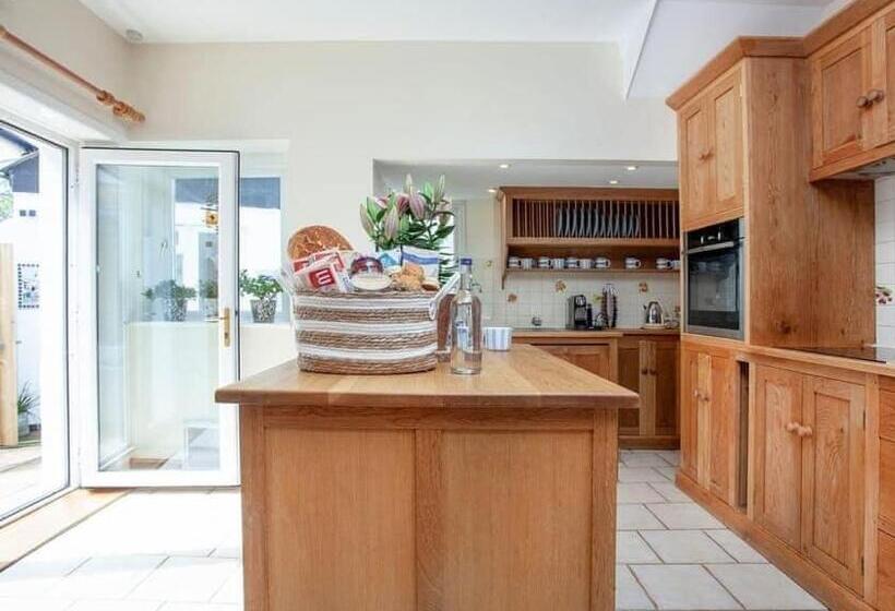 Haslemere   Beer Devon