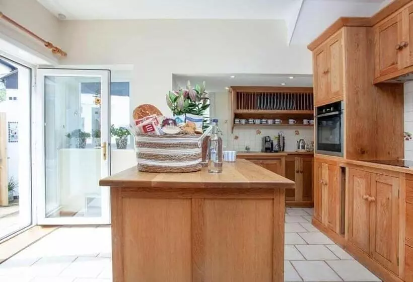 Haslemere   Beer Devon