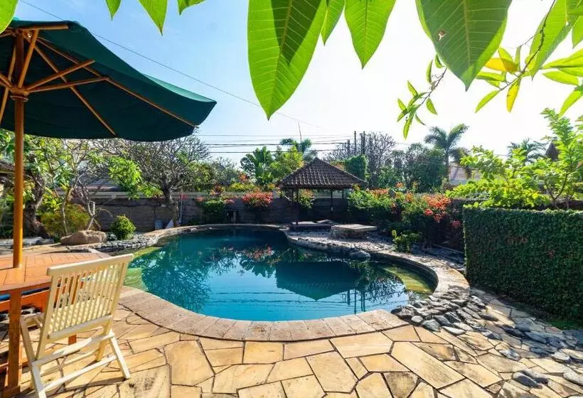 Hotelli Oyo 3836 Vedanta Villa