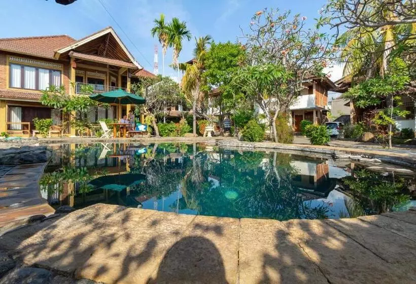 Hotelli Oyo 3836 Vedanta Villa