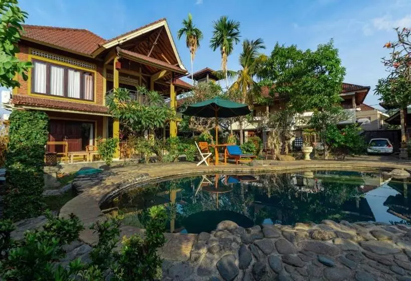 Hotelli Oyo 3836 Vedanta Villa
