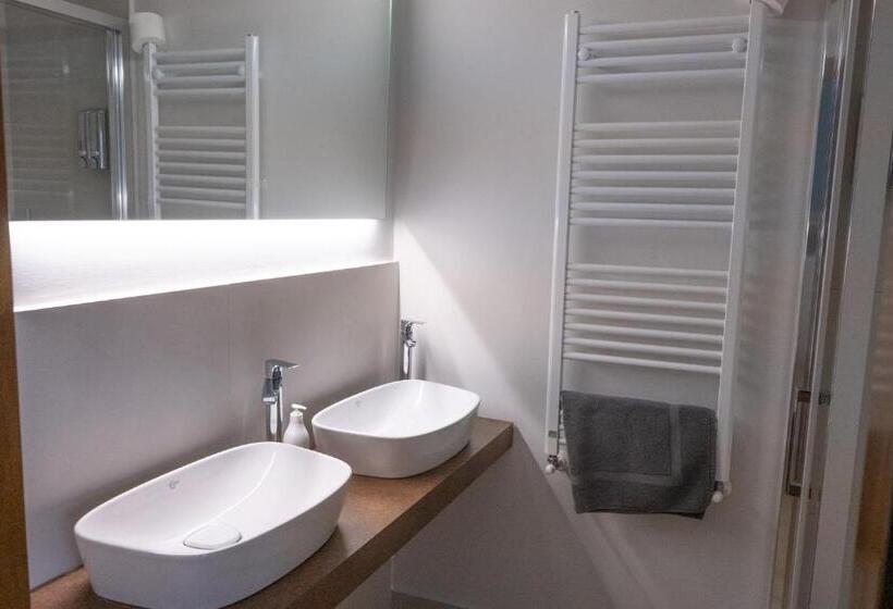 پانسیون Ale House