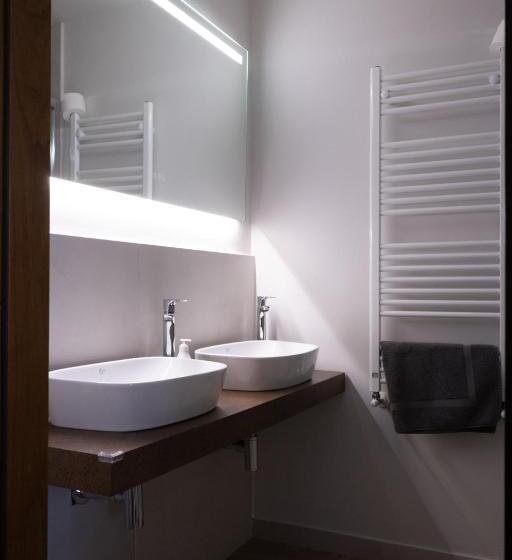 پانسیون Ale House