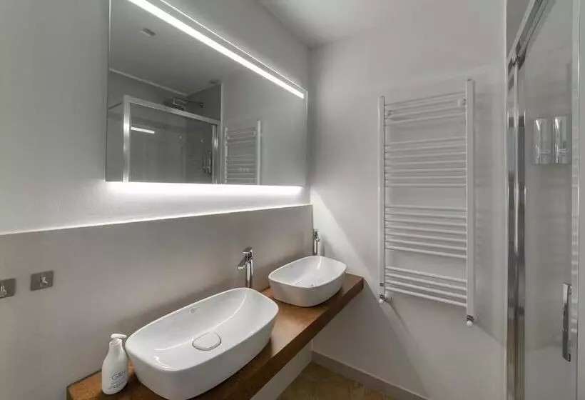 پانسیون Ale House