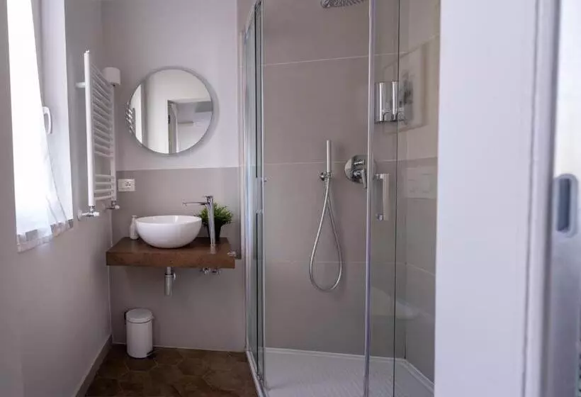 پانسیون Ale House