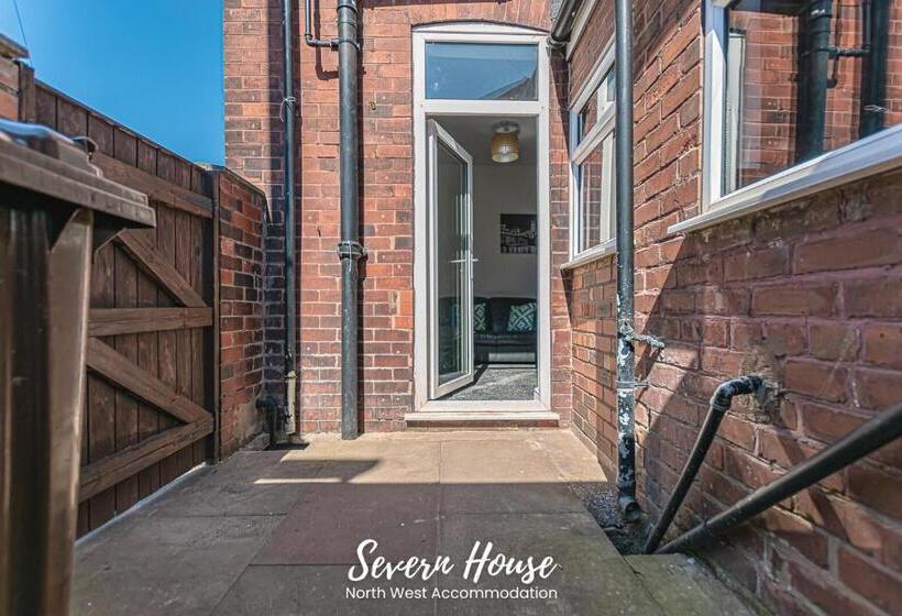 Severn Street House Serviced Accommodation