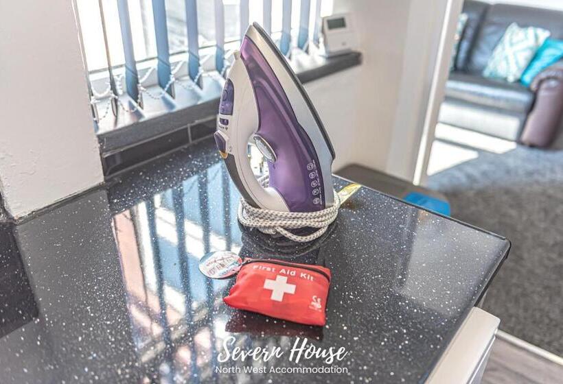 Severn Street House Serviced Accommodation