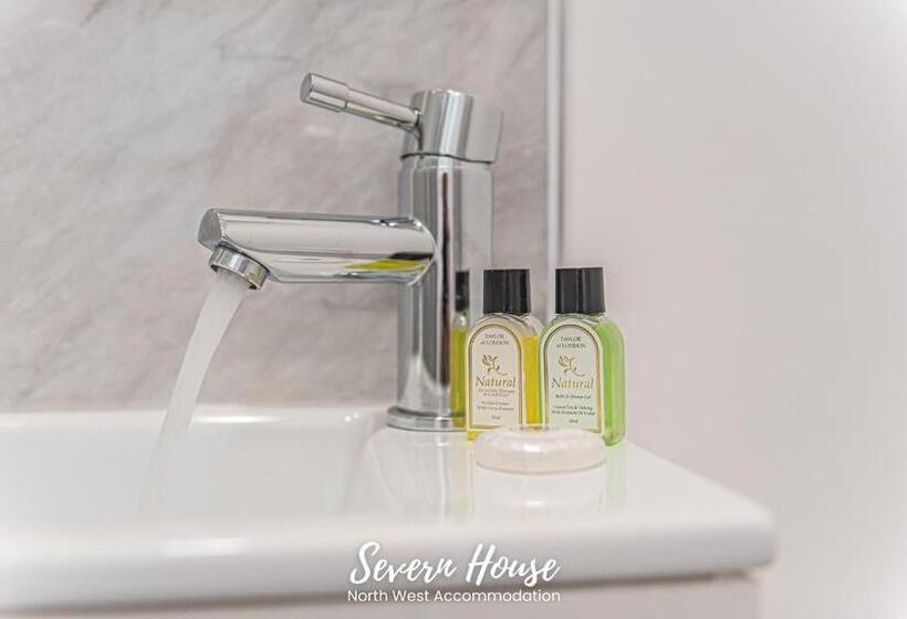 Severn Street House Serviced Accommodation