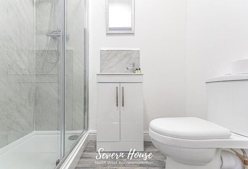 Severn Street House Serviced Accommodation