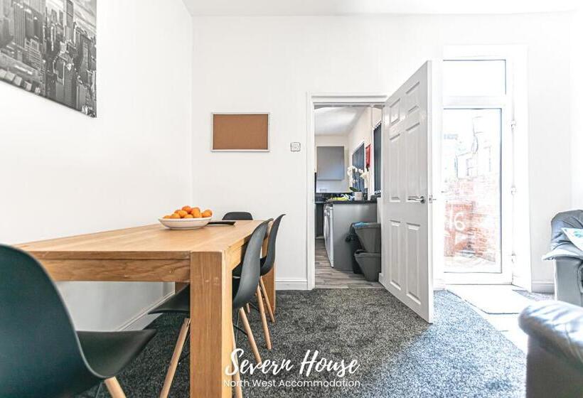 Severn Street House Serviced Accommodation