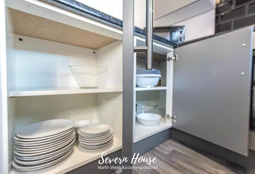 Severn Street House Serviced Accommodation