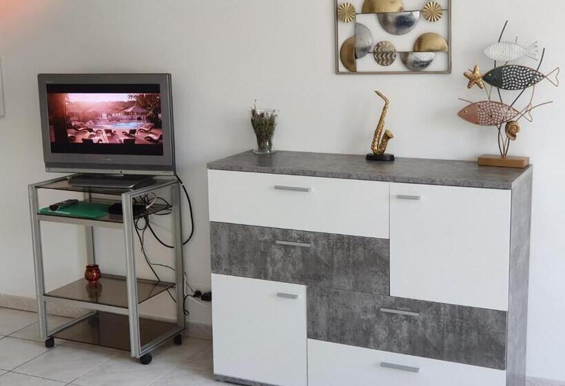 Royal Palm Juan Les Pins Appartement 53m2 Avec Terrasse Ensolleillée 5e Dernier étage 200m De La Pl