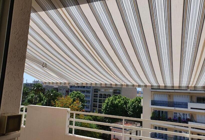Royal Palm Juan Les Pins Appartement 53m2 Avec Terrasse Ensolleillée 5e Dernier étage 200m De La Pl