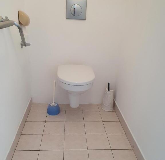 Royal Palm Juan Les Pins Appartement 53m2 Avec Terrasse Ensolleillée 5e Dernier étage 200m De La Pl