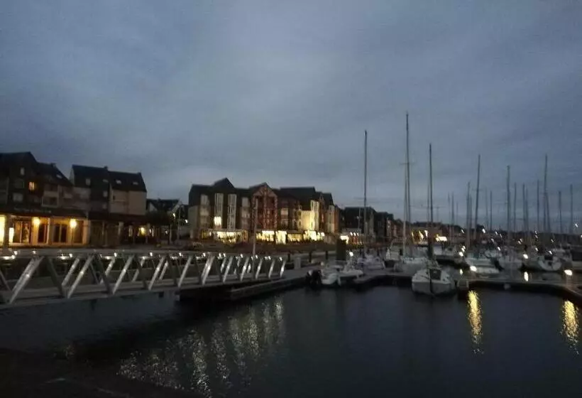 Duplex Charmant Au Port Du Crouesty Avec Terrasse   Fr 1 639 60