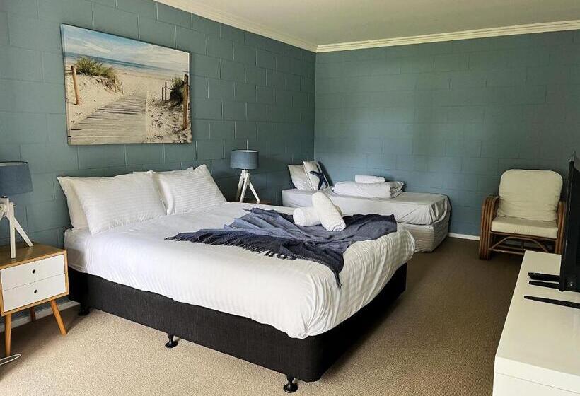 Mcmillans Of Metung Coastal Resort