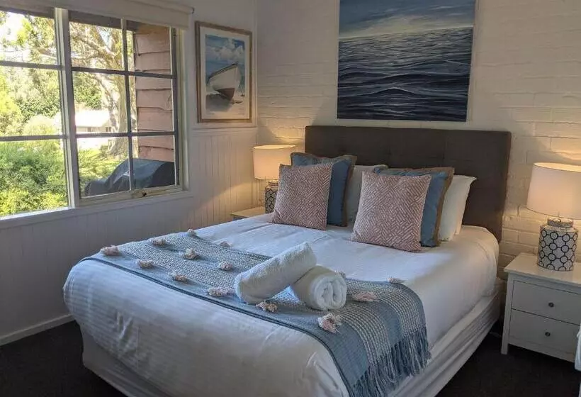 Mcmillans Of Metung Coastal Resort