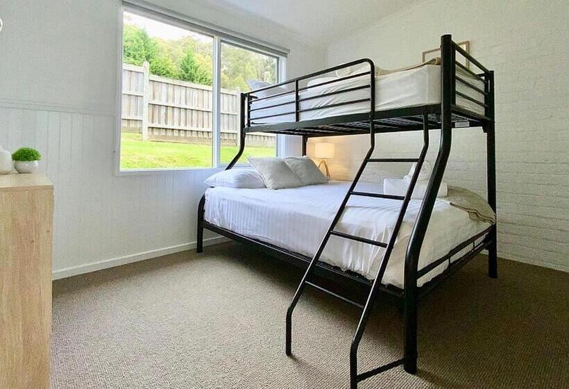 Mcmillans Of Metung Coastal Resort