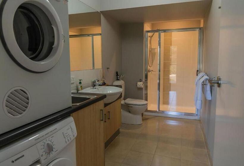 Mcmillans Of Metung Coastal Resort