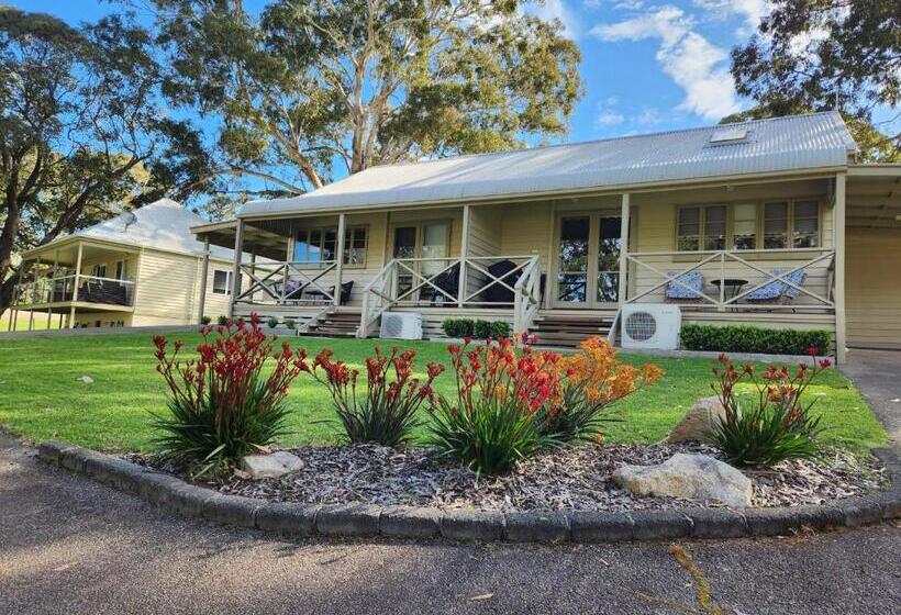 Mcmillans Of Metung Coastal Resort