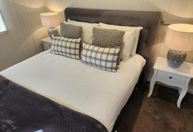 Mcmillans Of Metung Coastal Resort